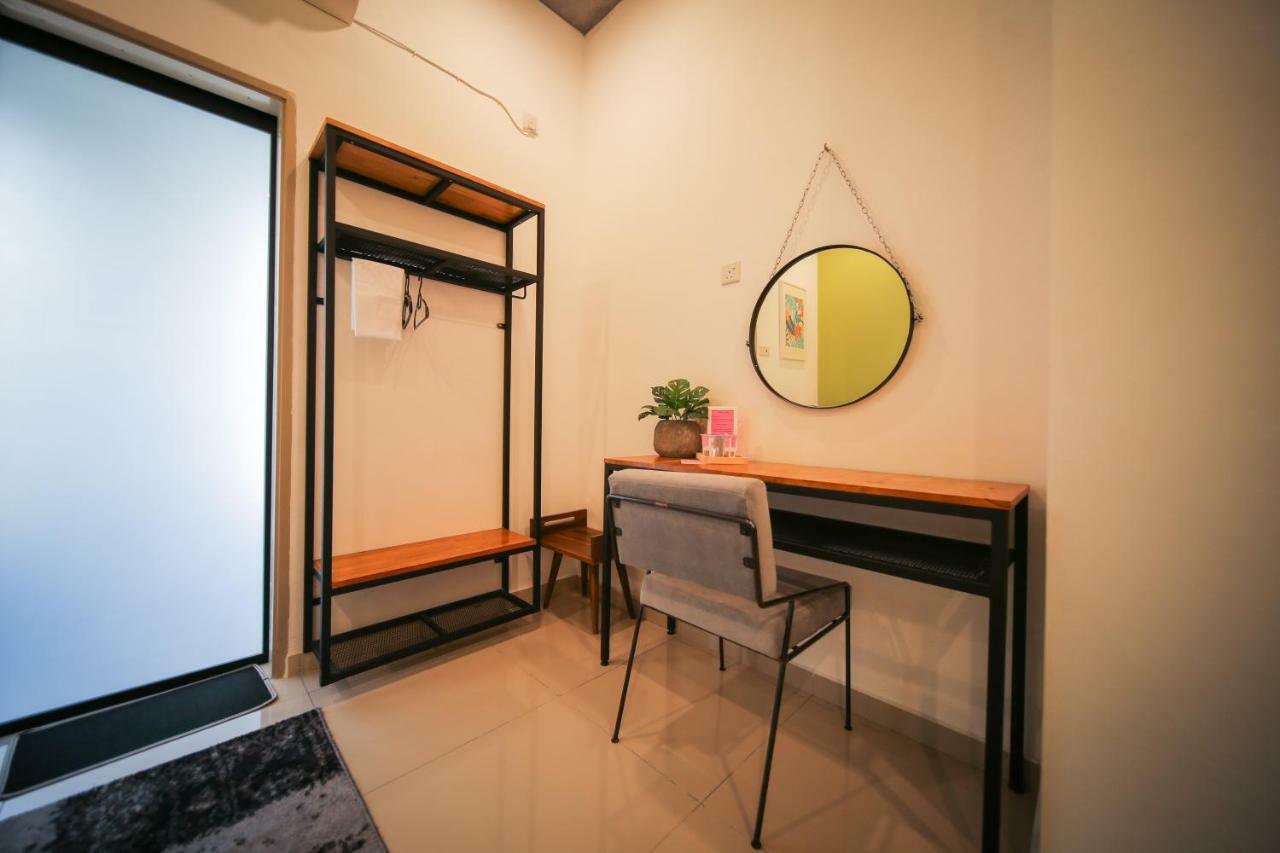 The Best Hotel In Bayan Lepas - The Lov Penang Zewnętrze zdjęcie