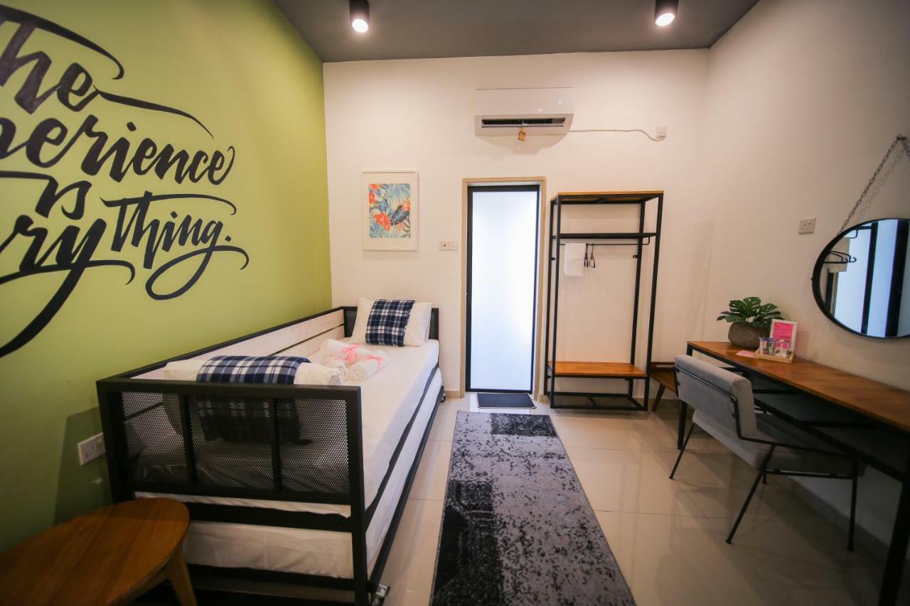 The Best Hotel In Bayan Lepas - The Lov Penang Zewnętrze zdjęcie